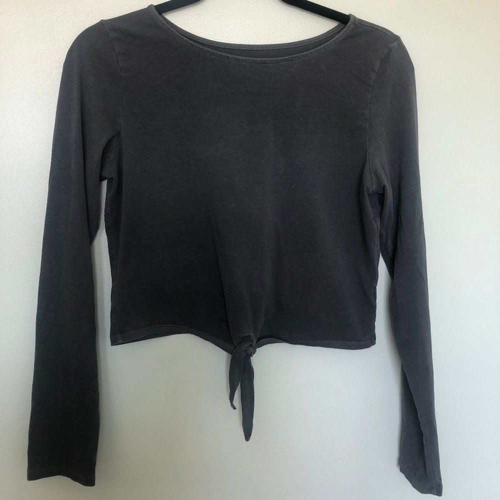 casual grey top